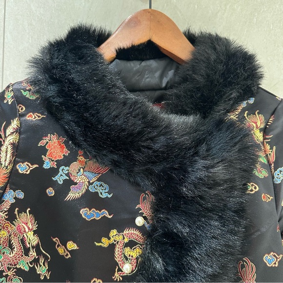 *SOLD* Vintage Oriental Satin Jacquard Cape Jacket w/ Pearl Beaded Faux Fur Trim - Picture 9 of 12